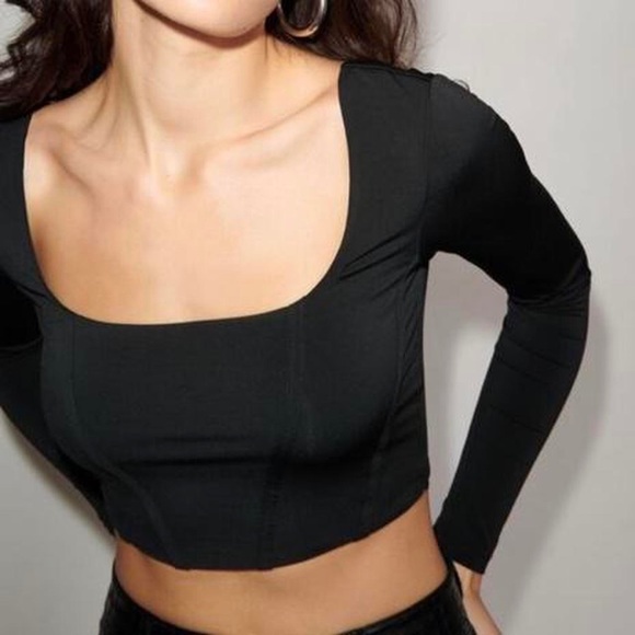 DYNAMITE Pia Corset Top🖤 - Picture 2 of 3